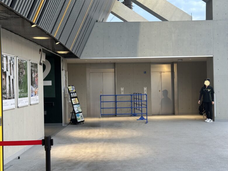 エレベーターを昇ったところ